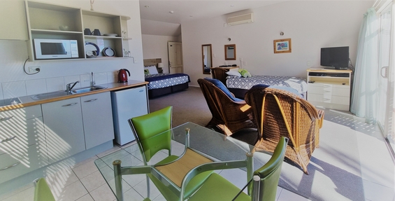 Seaview Spa Studio lounge